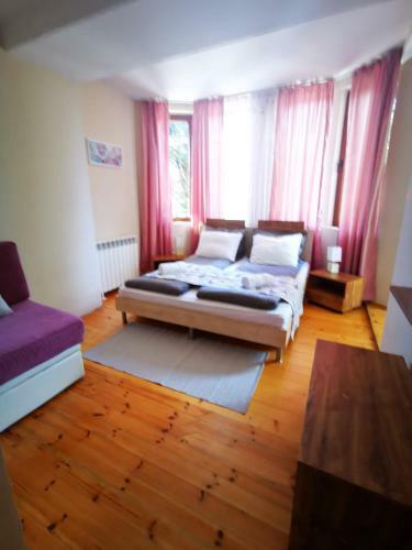 Hostal Casa Divna