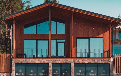 Villa Dakota Forest Retreat