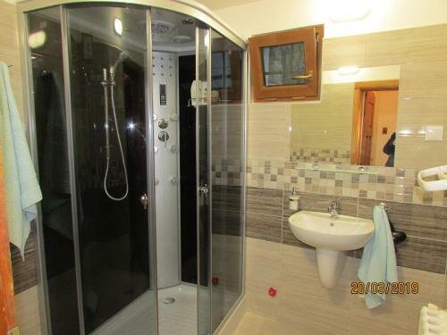 Hostal Home With The Veranda (b&b) Free Parking
