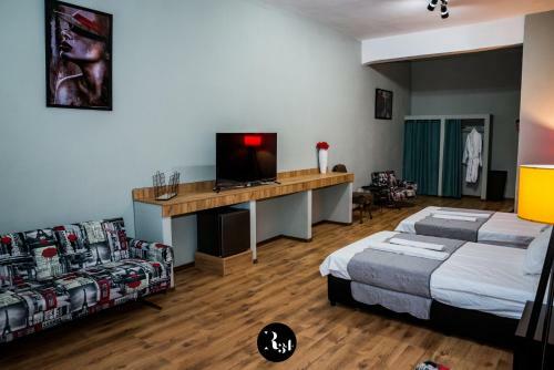 Hostal R34 Guest House