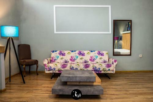 Hostal R34 Guest House