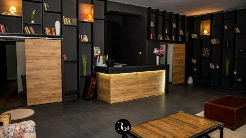 Hostal R34 Guest House