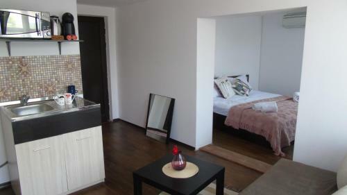 Honey I`m Home Apartments