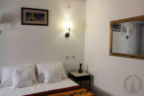 Hostal Base Camp Guesthouse