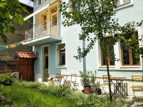 Hostal Base Camp Guesthouse
