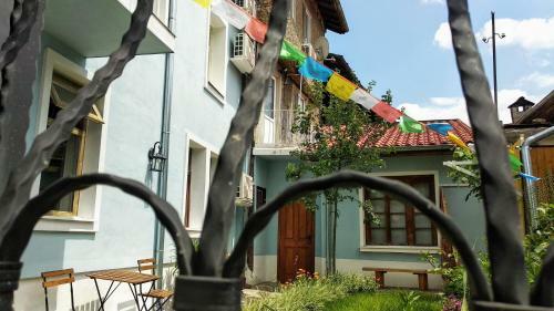 Hostal Base Camp Guesthouse