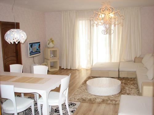 Apartment In Port Palace