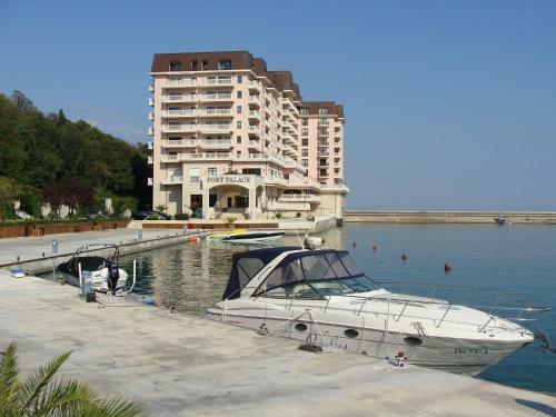 Apartment In Port Palace