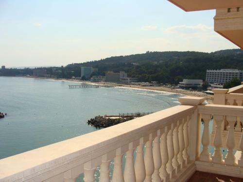 Apartment In Port Palace