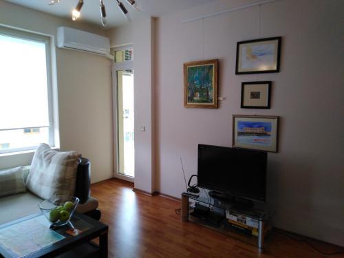 Private Apartment In Saint Elena