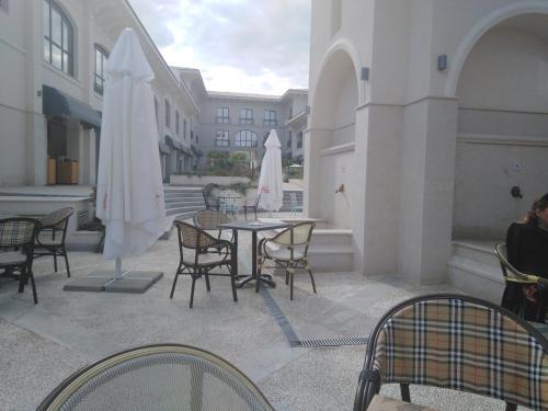 Private Apartment In Saint Elena