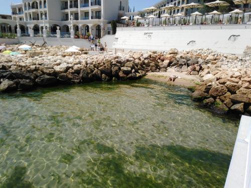 Private Apartment In Saint Elena