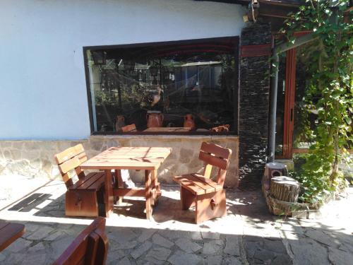 Private Apartment In Saint Elena