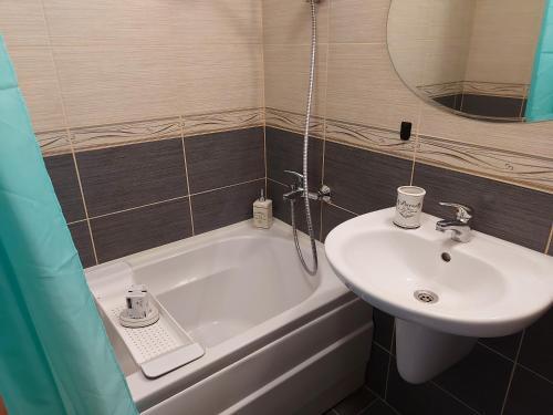 Private Apartment In Saint Elena