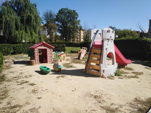 Private Apartment In Saint Elena