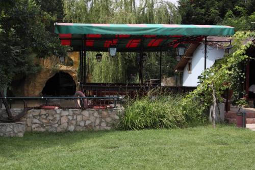 Private Apartment In Saint Elena