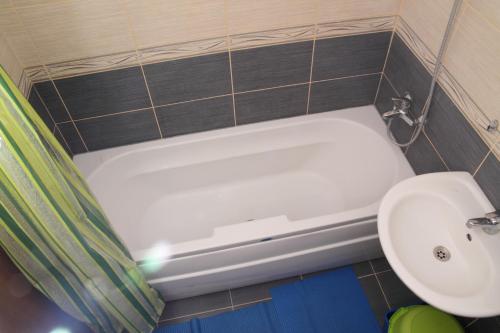 Private Apartment In Saint Elena