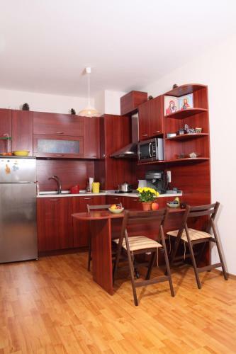 Private Apartment In Saint Elena