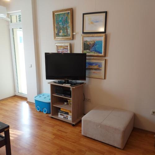 Private Apartment In Saint Elena
