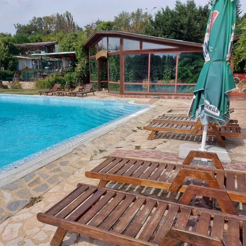 Private Apartment In Saint Elena