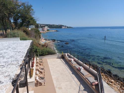 Private Apartment In Saint Elena
