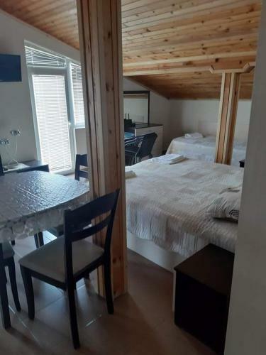 Hostal ?????