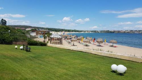Sand Lilies Beach Apartment