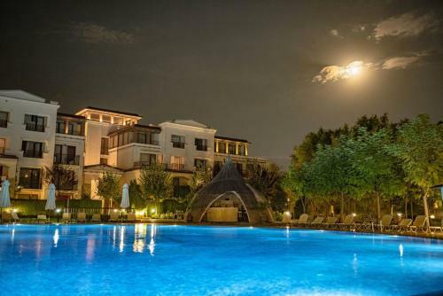 Green Life Beach Resort Apartment