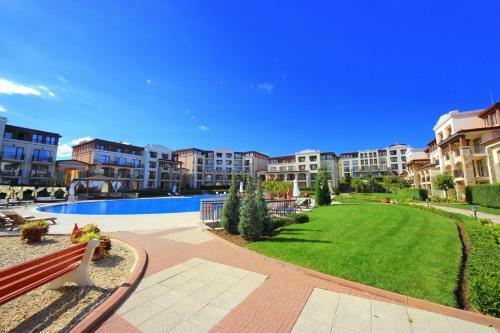 Green Life Beach Resort Apartment