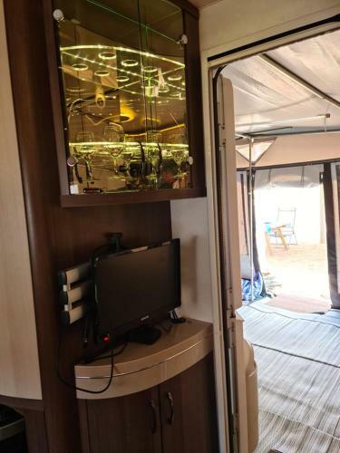 Ultimate Caravan Experience - 1st Line Gradina