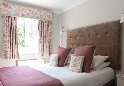 Ascot House Hotel