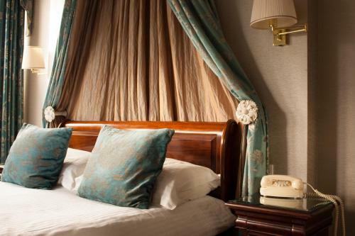 Ascot House Hotel