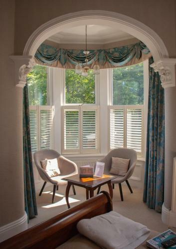 Ascot House Hotel