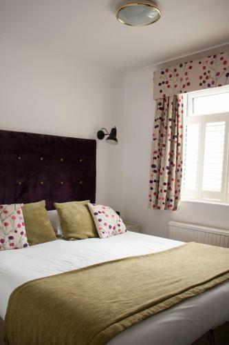 Ascot House Hotel