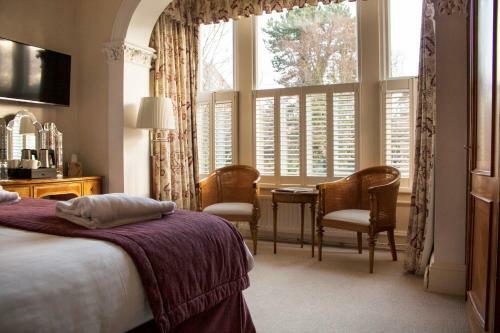 Ascot House Hotel