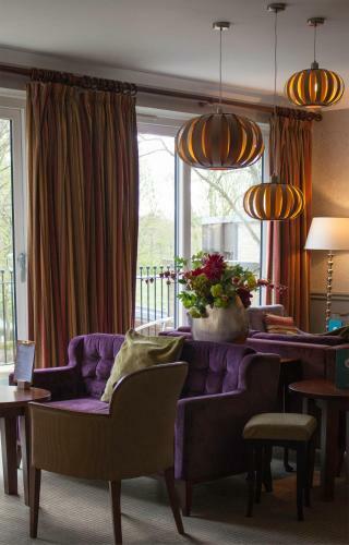Ascot House Hotel