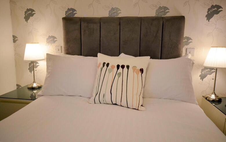 Hostal Newton House Guesthouse