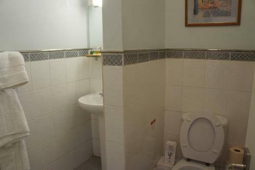 Hostal Athena Guest House