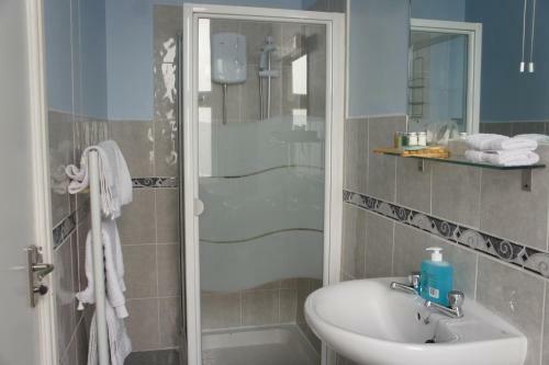 Hostal Athena Guest House