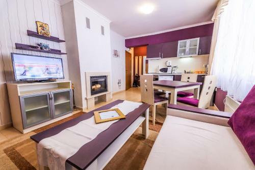 Grand Monastery Violet Apartment With One Bedroom And A Terrace