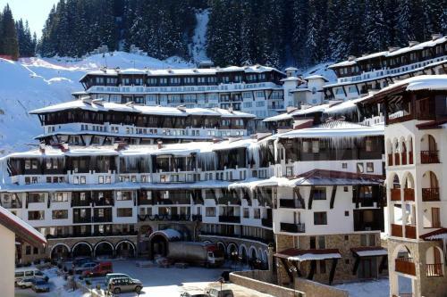 Grand Monastery Apartments