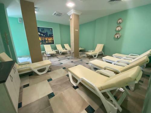 Luxurious And Panoramic Apartment At The Beach In La Mer Complex