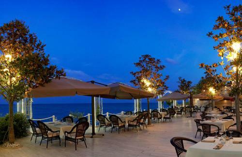 Luxurious And Panoramic Apartment At The Beach In La Mer Complex