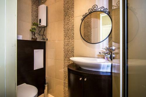 Front Beach Designer Apartment Golden Sands
