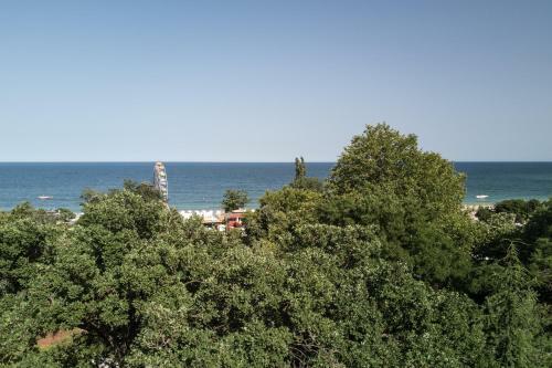 Front Beach Designer Apartment Golden Sands
