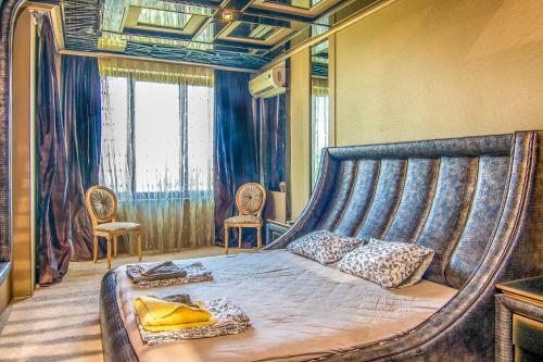 Front Beach Designer Apartment Golden Sands