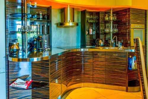 Front Beach Designer Apartment Golden Sands