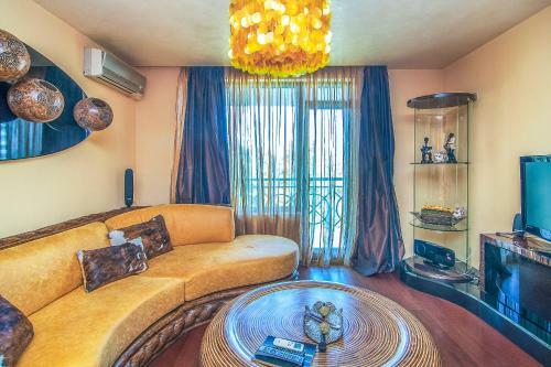 Front Beach Designer Apartment Golden Sands