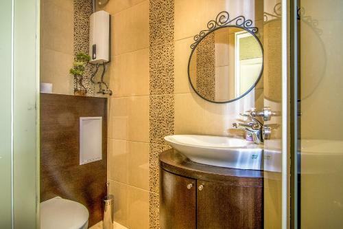 Front Beach Designer Apartment Golden Sands