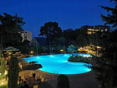 Bright And Comfortable Apartment In Joya Park